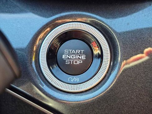 Used 2023 Jeep Grand Cherokee Altitude RWD image 34