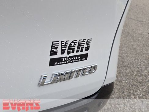 New 2026 Toyota Sienna Limited image 3