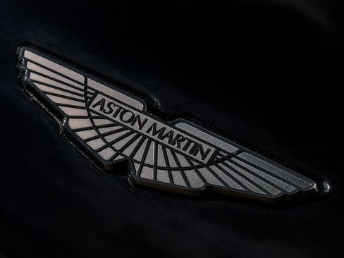 Used 2023 Aston Martin DBS Coupe RWD image 19
