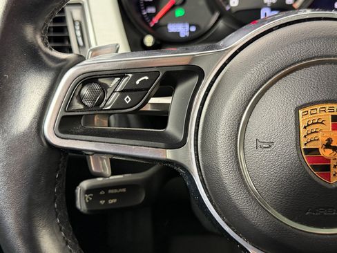Used 2017 Porsche Macan Turbo image 22