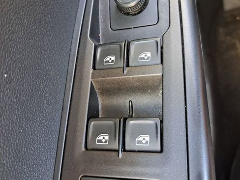 Used 2024 Volkswagen Taos S FWD image 16