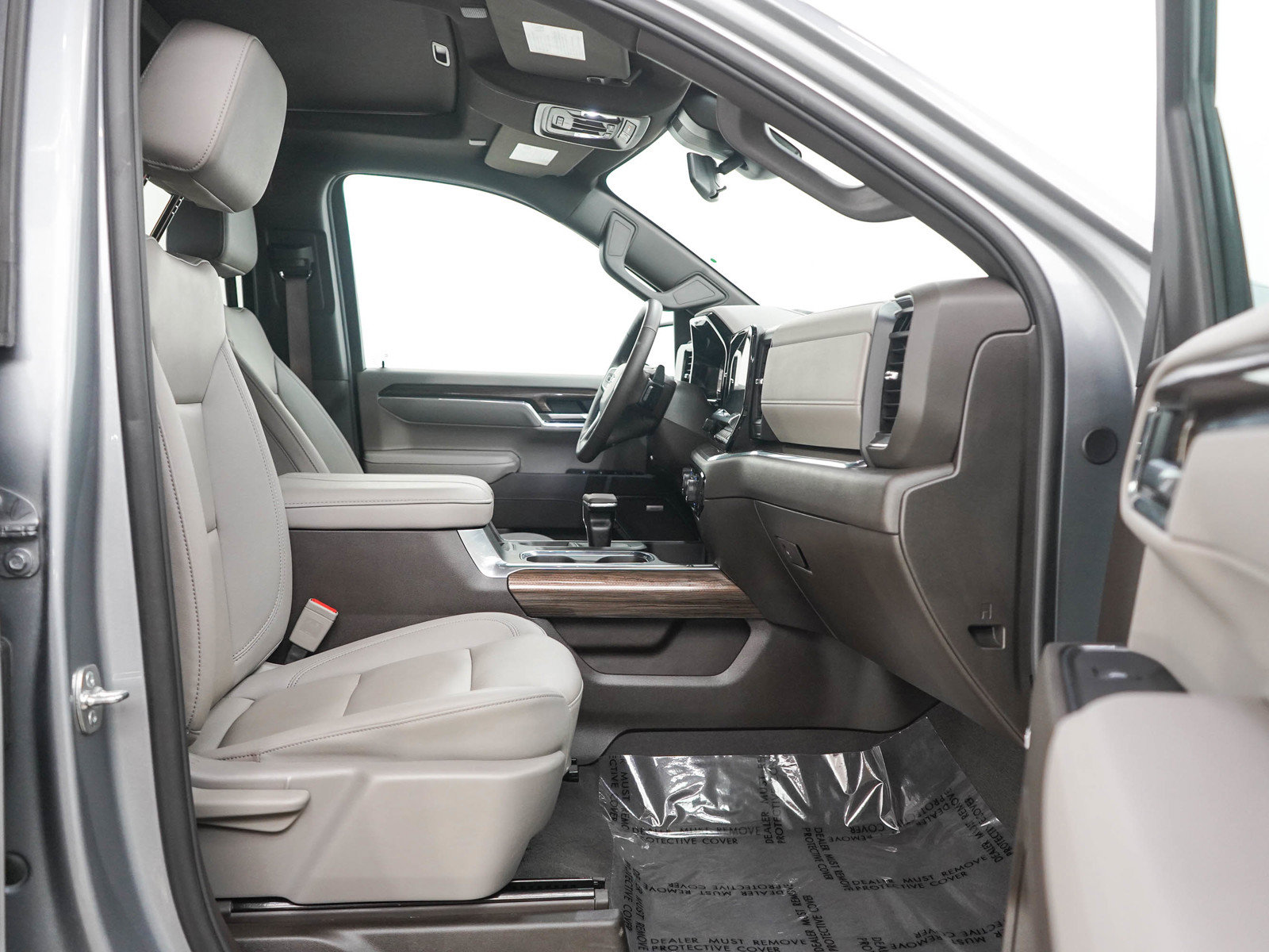 Used 2025 Chevrolet Silverado 1500 LT Trail Boss w/ LT Trail Boss Premium Package AWD/4WD image 11