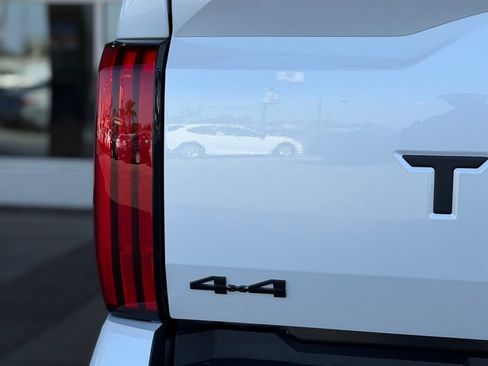 New 2026 Toyota Tundra Limited AWD/4WD image 10