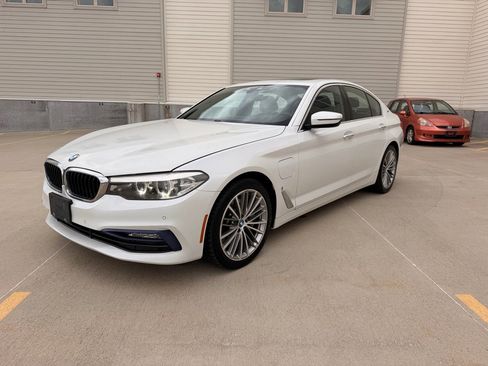 Used 2018 BMW 530e xDrive AWD/4WD image 7