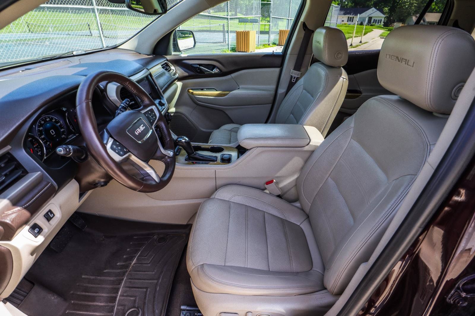 Used 2018 GMC Acadia Denali w/ Technology Package AWD/4WD image 39
