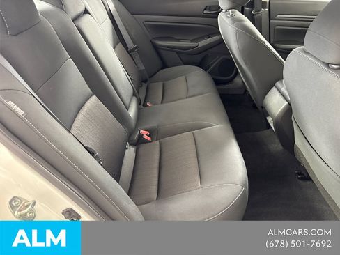 Used 2025 Nissan Altima 2.5 SV FWD image 18