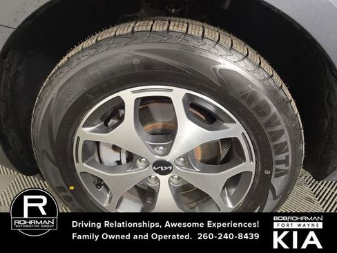 Certified 2022 Kia Telluride EX image 12