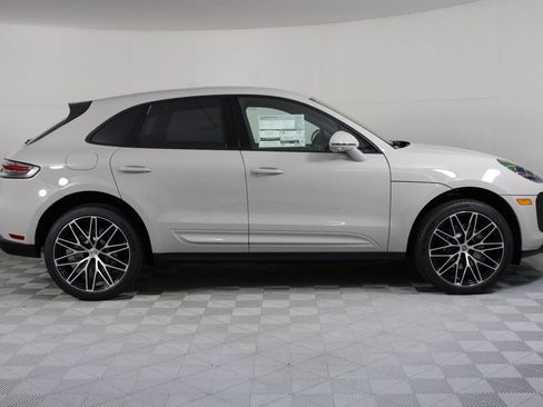 New 2026 Porsche Macan image 8