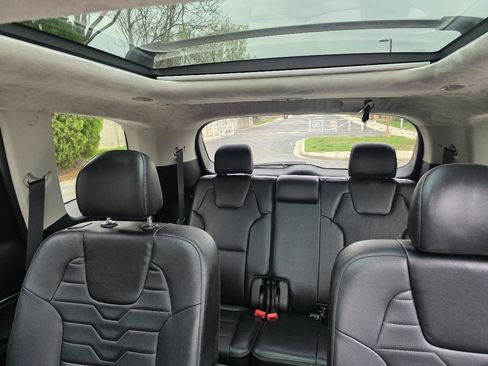 Used 2022 Kia Telluride SX w/ SX Prestige Package image 15