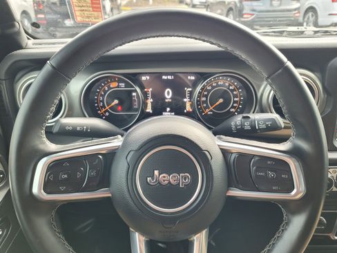 Used 2022 Jeep Wrangler Unlimited Sahara image 28