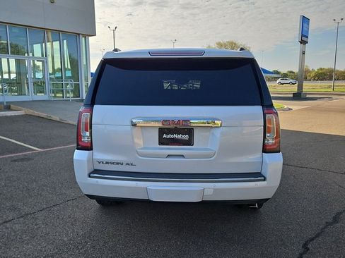 Used 2019 GMC Yukon XL Denali w/ Denali Ultimate Package AWD/4WD image 7