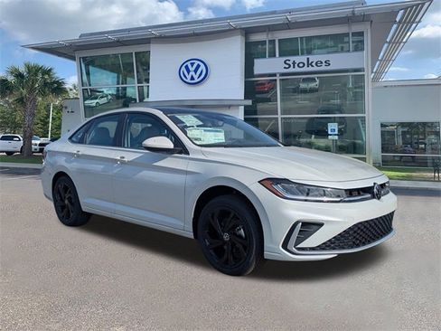 New 2026 Volkswagen Jetta SE image 2