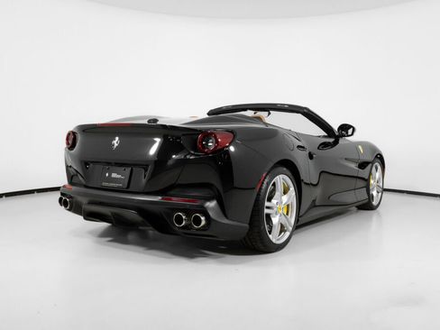 Used 2019 Ferrari Portofino image 8