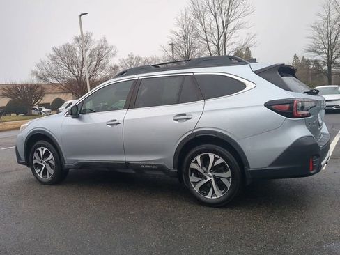 Used 2021 Subaru Outback Limited image 6