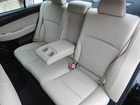 Used 2016 Subaru Legacy 2.5i Limited AWD/4WD image 29
