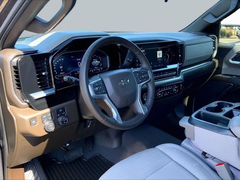 Used 2024 Chevrolet Silverado 1500 RST w/ Z71 Off-Road Package AWD/4WD image 18