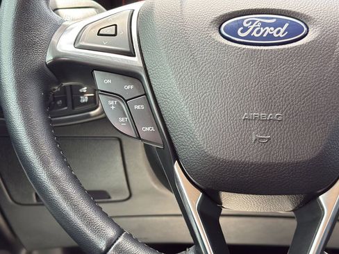 Used 2023 Ford Edge Titanium AWD/4WD image 16