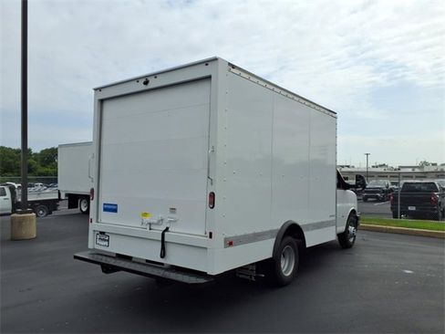 New 2025 Chevrolet Express 3500 w/ Power Convenience Package image 3