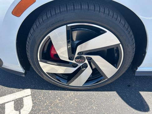 New 2026 Volkswagen Golf SE FWD image 25