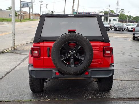 Used 2021 Jeep Wrangler Unlimited Sahara AWD/4WD image 5