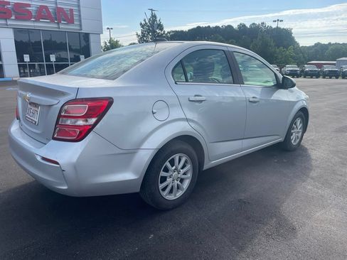 Used 2018 Chevrolet Sonic LT w/ Convenience Package FWD image 2