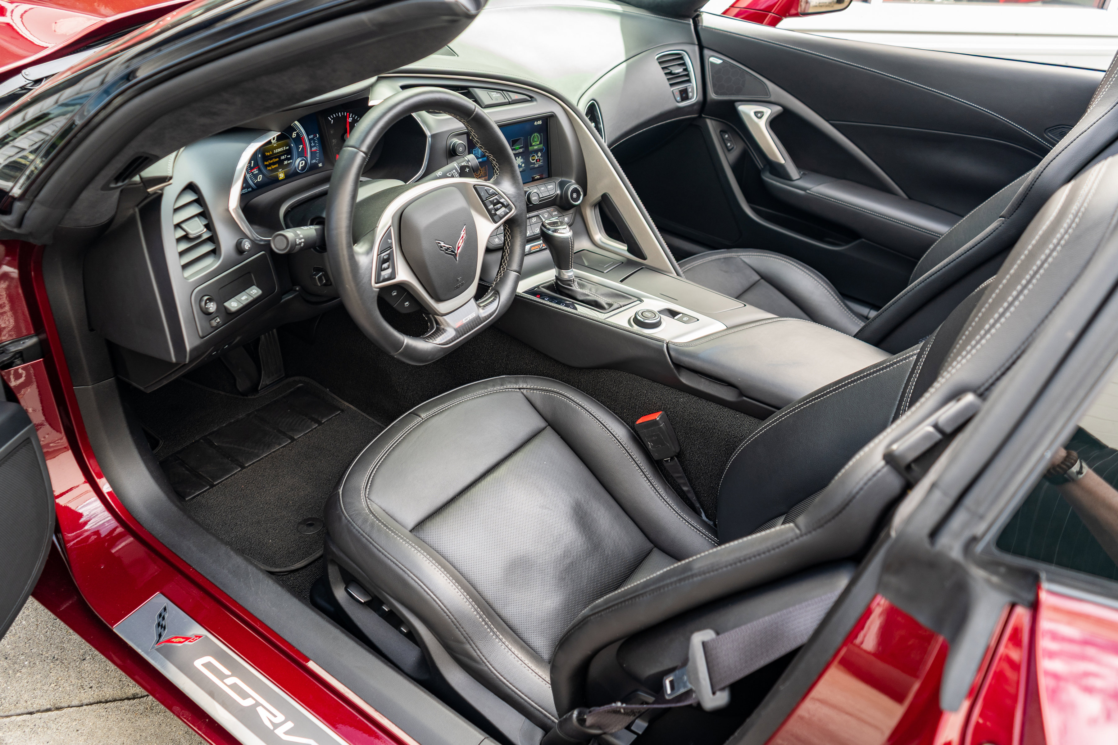 Used 2016 Chevrolet Corvette Z06 w/ 3LZ Preferred Equipment Group RWD image 9