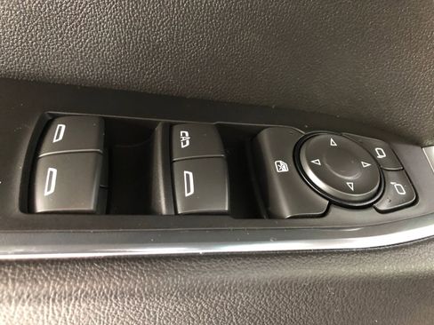 Used 2025 Chevrolet Silverado 1500 LT AWD/4WD image 34