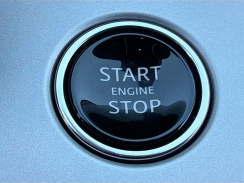 New 2026 Land Rover Range Rover SE image 37