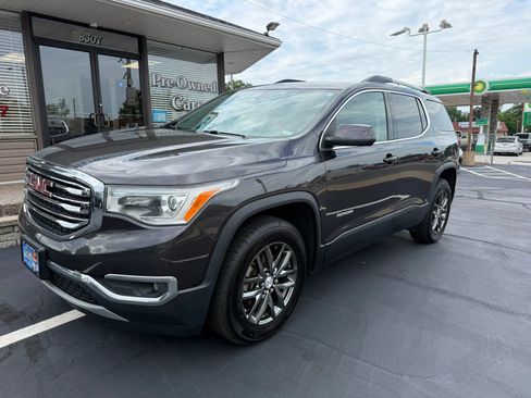 Used 2017 GMC Acadia SLT FWD image 3