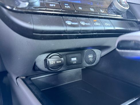 Used 2024 Hyundai Elantra SEL FWD image 22