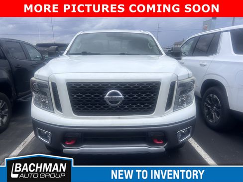 Used 2017 Nissan Titan PRO-4X w/ Pro-4x Convenience Package image 3
