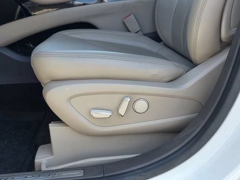 Certified 2022 Lincoln Nautilus FWD w/ Premium Package image 13