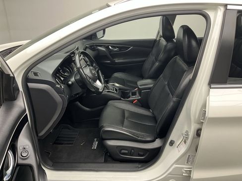 Used 2017 Nissan Rogue Sport SL w/ SL Premium Package image 3