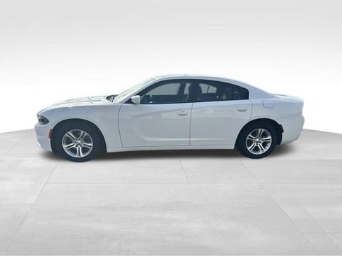 Used 2019 Dodge Charger SXT RWD image 6