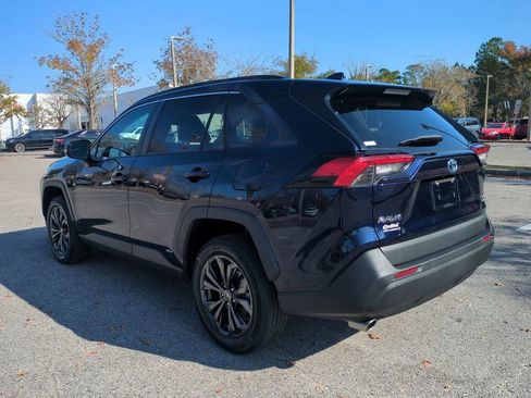 Certified 2022 Toyota RAV4 XLE Premium image 7