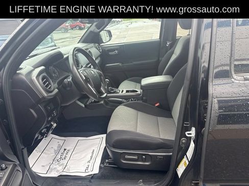 Used 2022 Toyota Tacoma TRD Sport AWD/4WD image 12