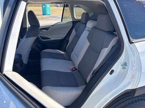 Used 2024 Toyota RAV4 XLE image 30