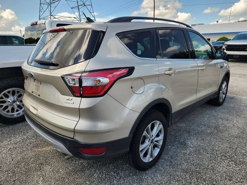 Used 2018 Ford Escape SE w/ SE Sync 3 Package FWD image 5