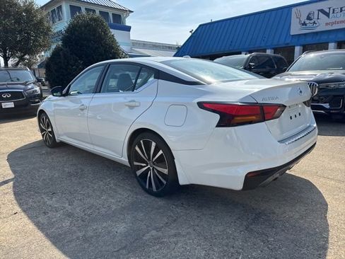 Used 2022 Nissan Altima 2.5 SR FWD image 7