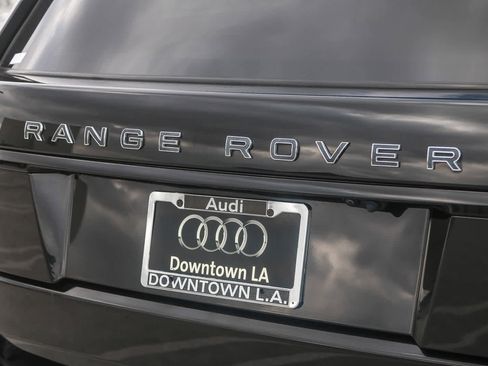 Used 2021 Land Rover Range Rover SV Autobiography Dynamic image 12