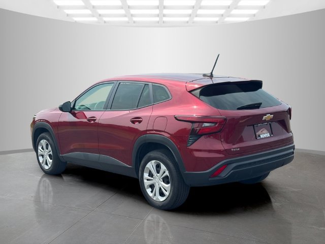 Used 2024 Chevrolet Trax LS w/ Driver Confidence Package FWD image 5