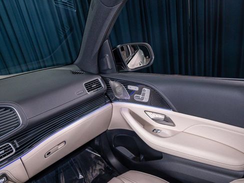 New 2026 Mercedes-Benz GLS 580 4MATIC image 27