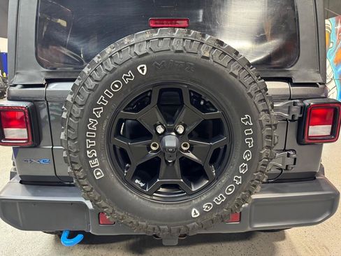 Used 2023 Jeep Wrangler Unlimited w/ Cold Weather Group AWD/4WD image 26
