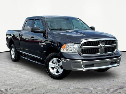 Used 2020 RAM 1500 Classic SLT AWD/4WD image 3