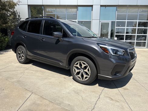Used 2021 Subaru Forester Premium w/ Popular Package #1 AWD/4WD image 2