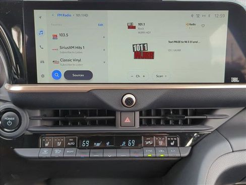 Certified 2023 Toyota Crown Limited image 14