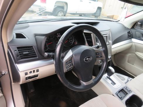 Used 2014 Subaru Outback 2.5i Premium w/ Moonroof Package image 7