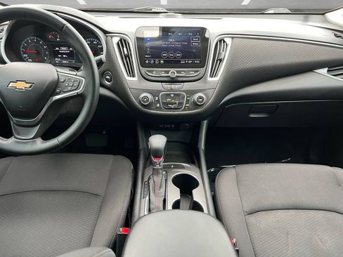Used 2023 Chevrolet Malibu RS FWD image 3