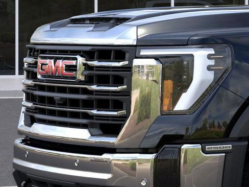 New 2025 GMC Sierra 2500 SLT w/ SLT Premium Package image 29