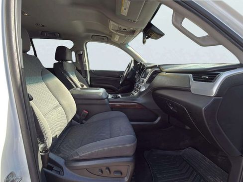 Used 2017 GMC Yukon SLE w/ SLE Value Package image 14